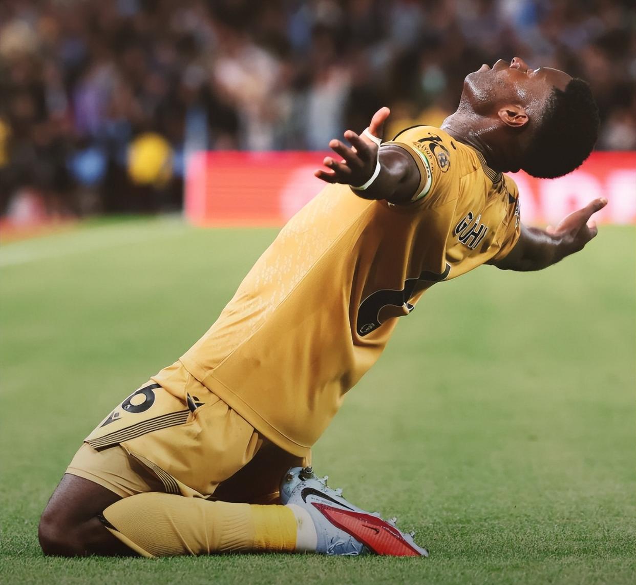 包含转折点！利物浦调整名单，NBA总决赛今晚攻防权衡，更衣室稳定，赛季目标并未改变的词条